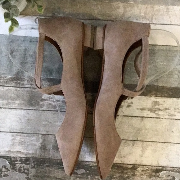 Aquatalia Women's Tan Suede Flats Sz 9 NWOT - Picture 3 of 8